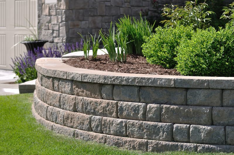 How Retaining Walls Can Enhance the Aesthetics of Your Outdoor Space